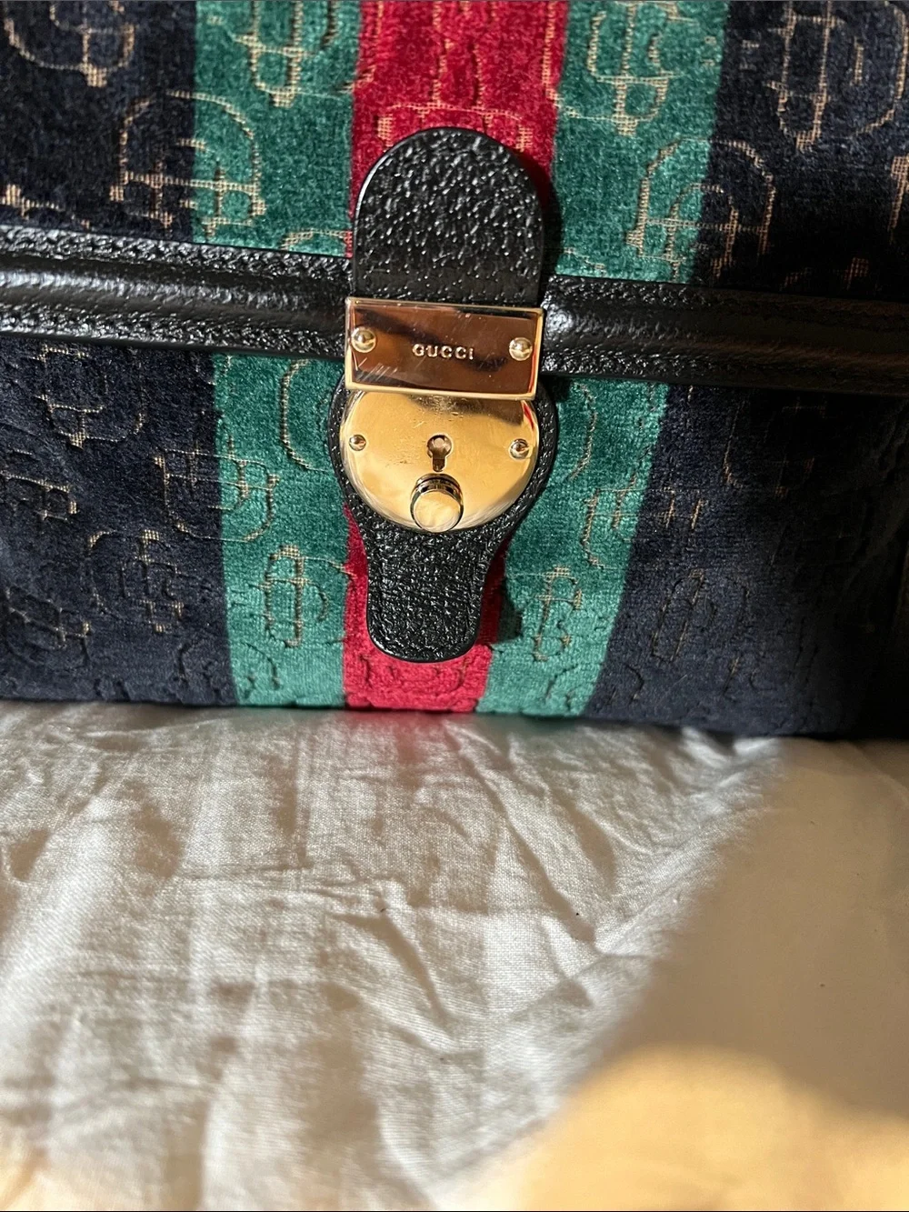N/A stylish black